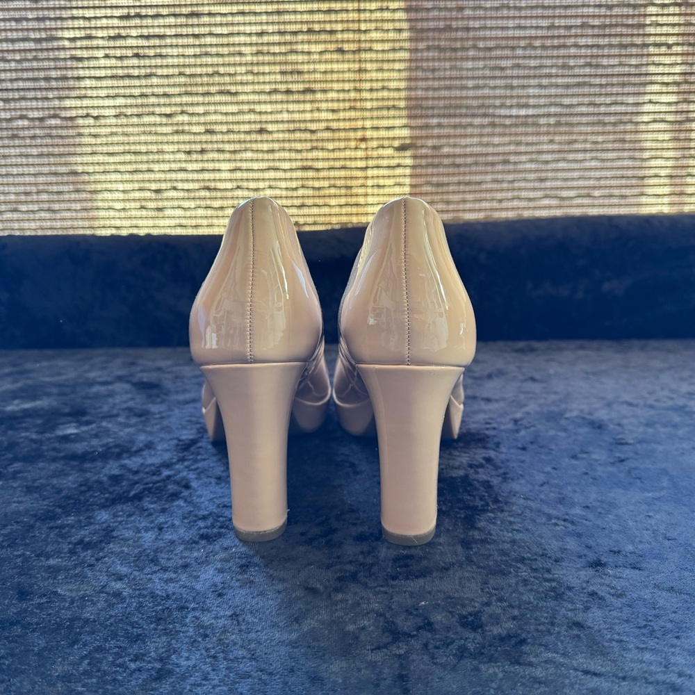 Anne Klein Cream Patent Heels - Picture 4 of 7